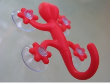 1 Pcs Chameleon Figure Wall Suction Vacuum Hook Hookie with 4 Suction Cups